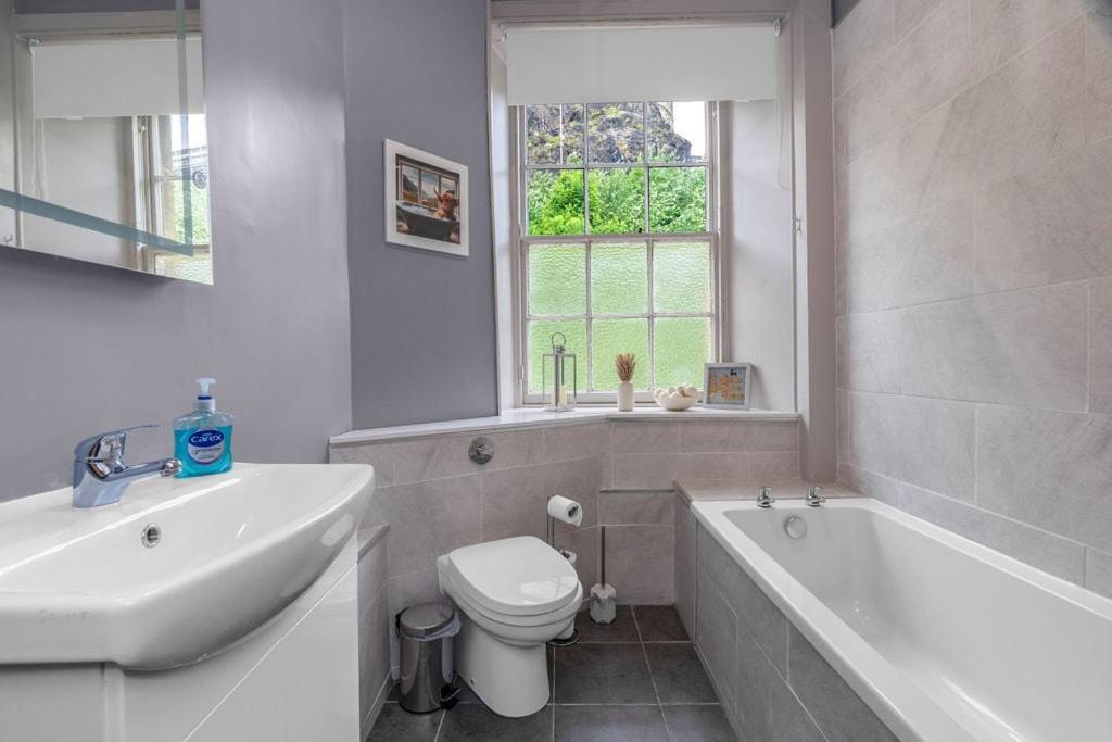 Guestready - Lovely Nest In The Old Town EDI Buitenkant foto